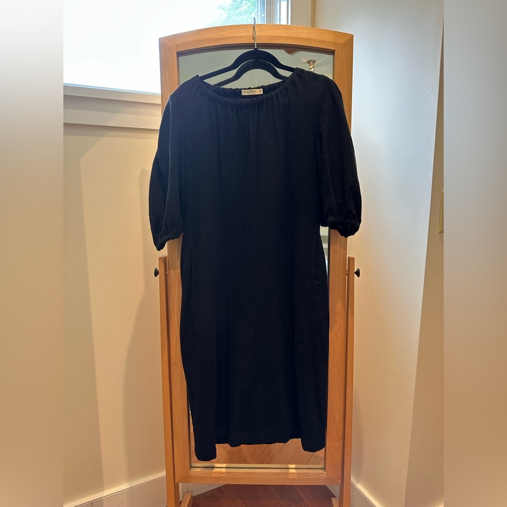 John and Mickie LA designers Black Sheath Midi Dress with pockets